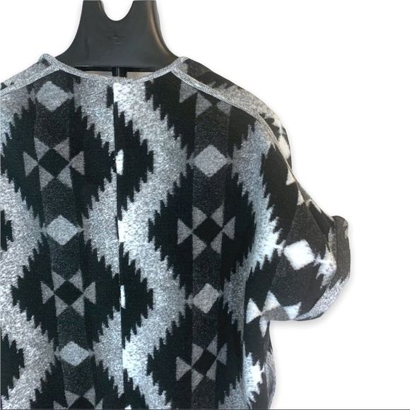 American Eagle Women XS/S Southwestern Print Wool Blend Poncho Wrap Aztec Black - Picture 7 of 12